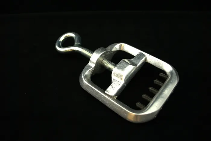 Screw Style Crusher Clamp wSpikes CBT Ballisticmetal Vibrators