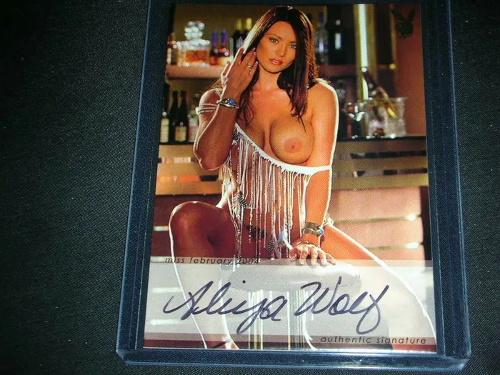 HefsCards Playboy Wet Wild 3 Aliya Wolf Auto Card Vibrators